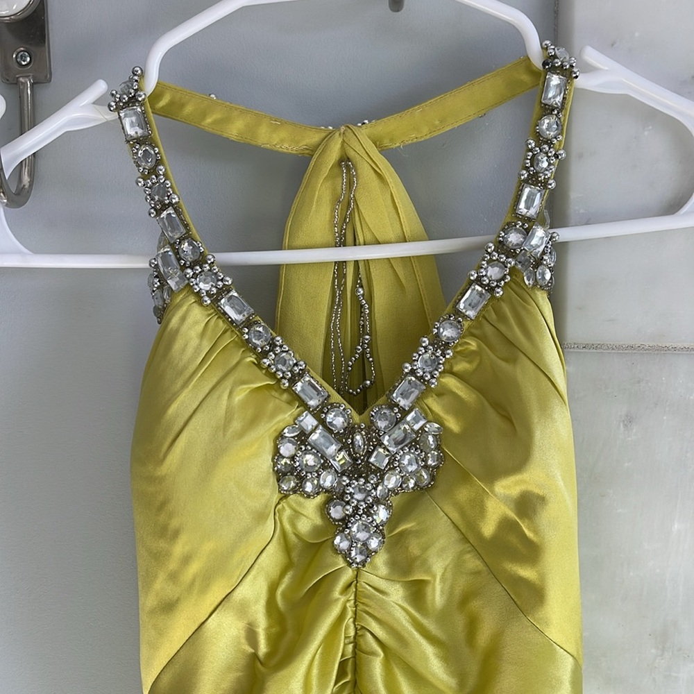 Les Soirees | Elegant Yellow Evening Gown with Silver Accents